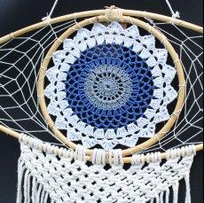 Ochranný Lapač Snov - Střední - Macramé - Bílá / Modrá / Šedá