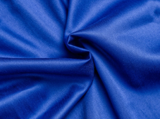 Napínacie saténové prestieradlo tmavo modré